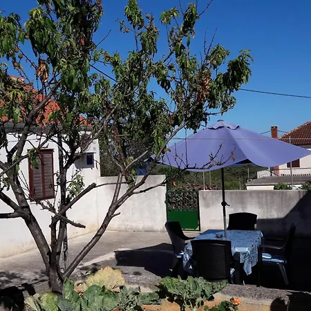 With Parking Space Savar, Dugi Otok - 12762 Apartman Brbinj