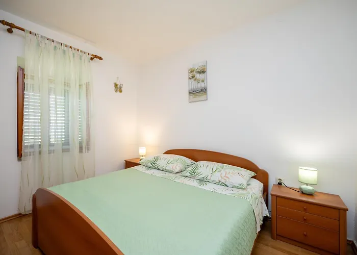 With Parking Space Savar, Dugi Otok - 12762 Апартаменты Brbinj